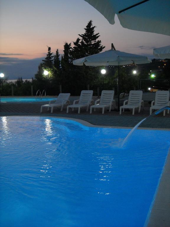 Villaggio La Pantera Rosa Скалеа Екстериор снимка